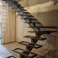 پله گرد و نرده و بالابر