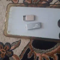 فلش 16 گیگ با فلش 4 گیگ