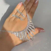 گردنبندو تاج عروس و ریسه