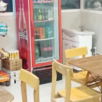 یخچال ویترینی و میز