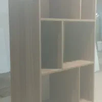 کتابخانه و میز تحریر