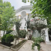 این ویلا برای شمایی که عاشق گل و گیاهی/فول مبله