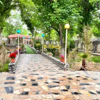 اجاره ویلا باغبهادران باغبادران باغ بهادران|اجارهٔ کوتاه‌مدت ویلا و باغ|اصفهان, باغ دریاچه|دیوار