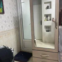 کمد با آینه در حد نو
