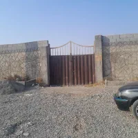 ملک دارای صند وکالتی میباشد اب دارد و برق