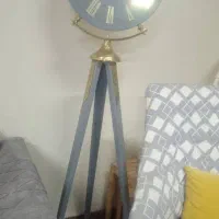 ساعت ایستاده سه پایه شیک سالم طوسی رنگ