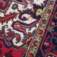 یک عدد فرش دستباف