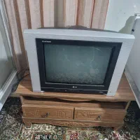 تلویزیون 21 اینچ ال جی با میز تلویزیون