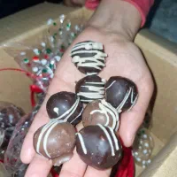 شکلات و ترافل دستساز