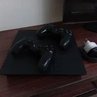 پی اس فور فت همراه با دو دسته کاملا سالم