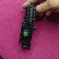 دستبند و قطب نما چاقو