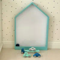 تخته وایت برد کودک و ۴ عدد ماشین چوبی