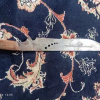 چاقو تیز بدون غلاف