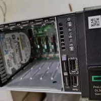 server DL380 G10 سرور در حد نو میباشد