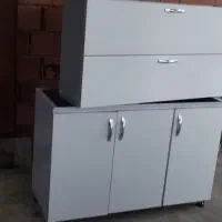 یک عدد آب چکان بزرگ دو در و کابینت ظرفشویی سه در