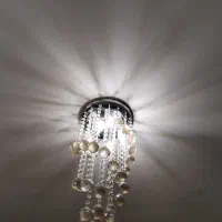 یک جفت لوستر کریستالی