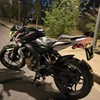 ان اس ۲۰۰|موتورسیکلت|کرج, کلاک نو|دیوار