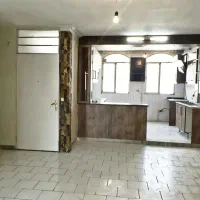 آپارتمان ۳ طبقه تک واحدی بسیار تمیز خوش نقشه