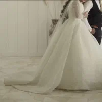 فوری فروشی (لباس عروس سایز ۳۸ پارچه شب رنگی )