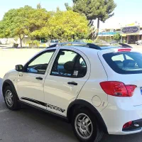 کوییک R آر سفید سقف مشکی مدل 1399 مشابه صفر