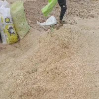 علف کوبیده شده    علف نرم          کاه .   شوره