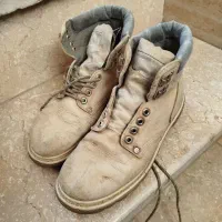 پوتین|کیف، کفش، کمربند|دماوند, گیلاوند|دیوار