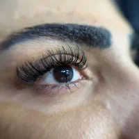 اکستنشن مژه و لیفت و لمینت ابرو و مژه