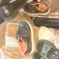 چندجفت کفش بزرگ وکوچک|کیف، کفش، کمربند|ماکو, |دیوار