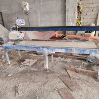 برش سنگ در محل کار