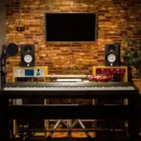 استودیو آهنگسازی تنظیم صدا میکس مسترینگ