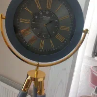 ساعت ایستاده