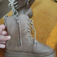 پوتین بچگانه|کفش و لباس بچه|رشت, جماران|دیوار