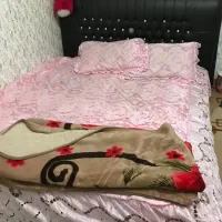 تخت دونفره و کمد به همراه بوفه