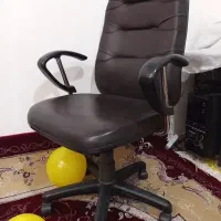 2عدد صندلی گردان .بدون هیچ مشکلی