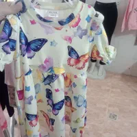 لباس|کفش و لباس بچه|میانه, |دیوار