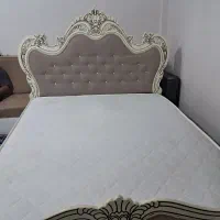 یک عدد تخت خواب و اینه شمعدان با میز|تخت و سرویس خواب|باقرشهر, |دیوار