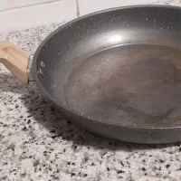 ماهی تابه جنس آهنی