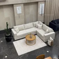 خیاط خانم برای کار مبلمان