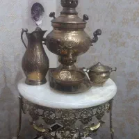 سماور ومیز برنجی