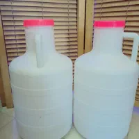 تعدادی دبه