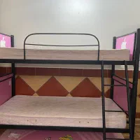 تخت دو طبقه همراه با تشک