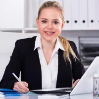 نیازمند ادمین حرفه ای خانم
