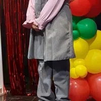 دو دست لباس فرم مدرسه لاجوردی.