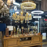 جذب‌ همکار آقا در لوستر فروشی