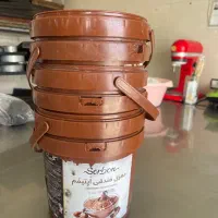 سطل پلاستیکی همراه با در