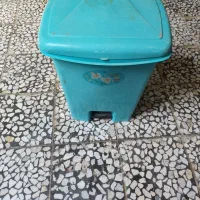 سطل زباله آبی
