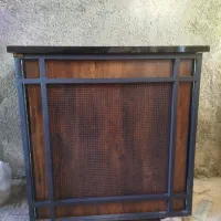 میز رنگ قهوه ای