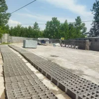 کارگر برای کارگاه بلوک زنی همراه با محل اسکان