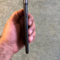 اپل iPhone 8 با حافظهٔ ۶۴ گیگابایت