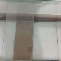 آکواریم شیشه‌ای بزرگ